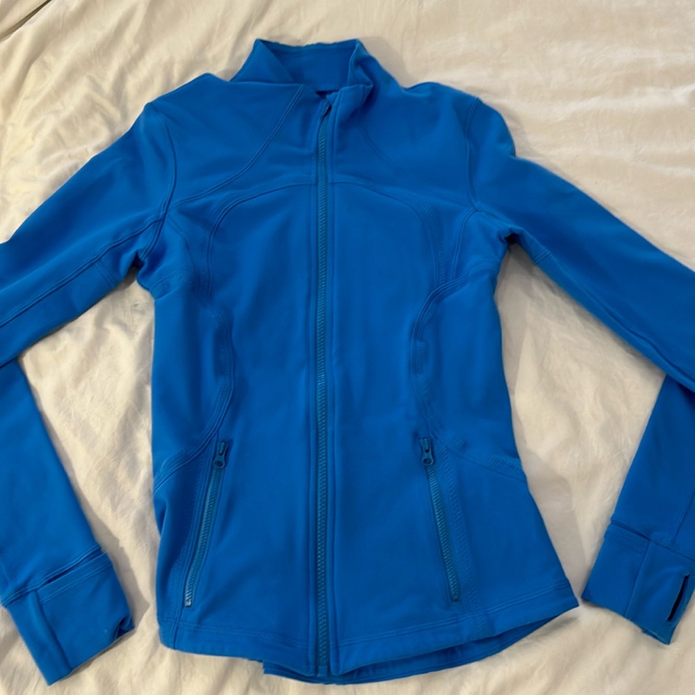 Poolside Lululemon jacket size 6